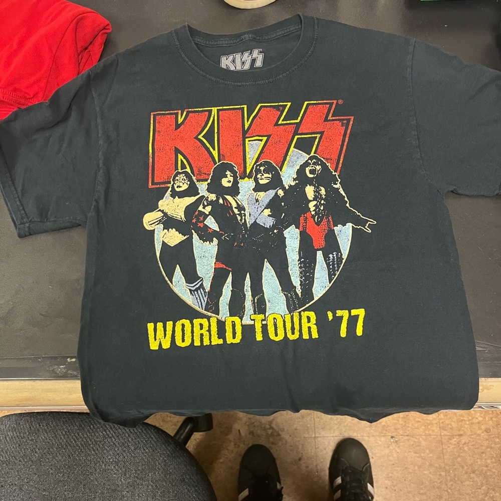 Kiss tshirt